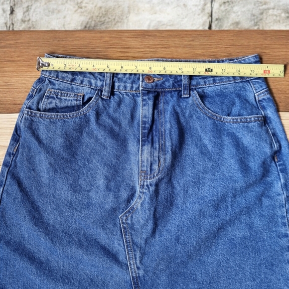 Denim High Rise Marble Wash Maxi Jean Skirt With Raw Edge Hem - Picture 4 of 8